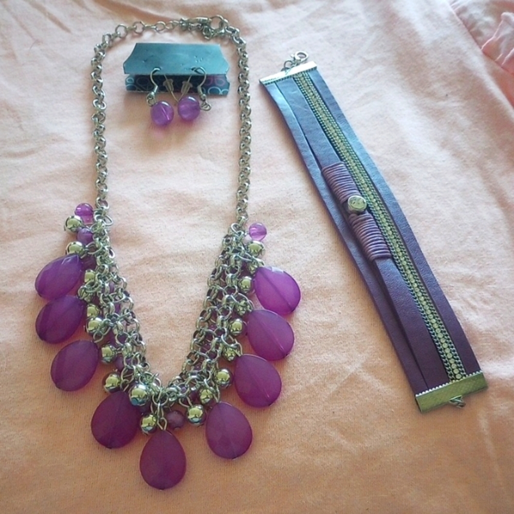 Purple and Silver Necklace with Teardrop Design